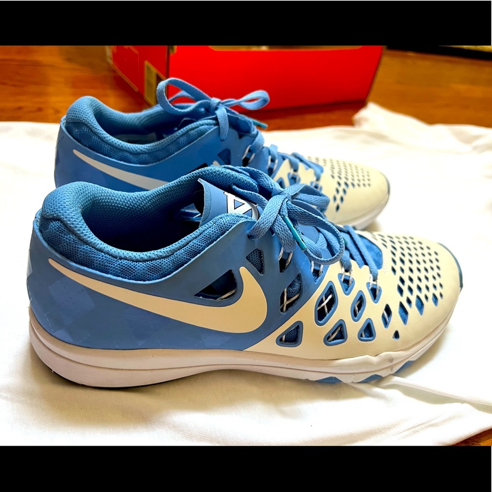 UNC Chapel Hill Nike train speed 4 shoes unisex